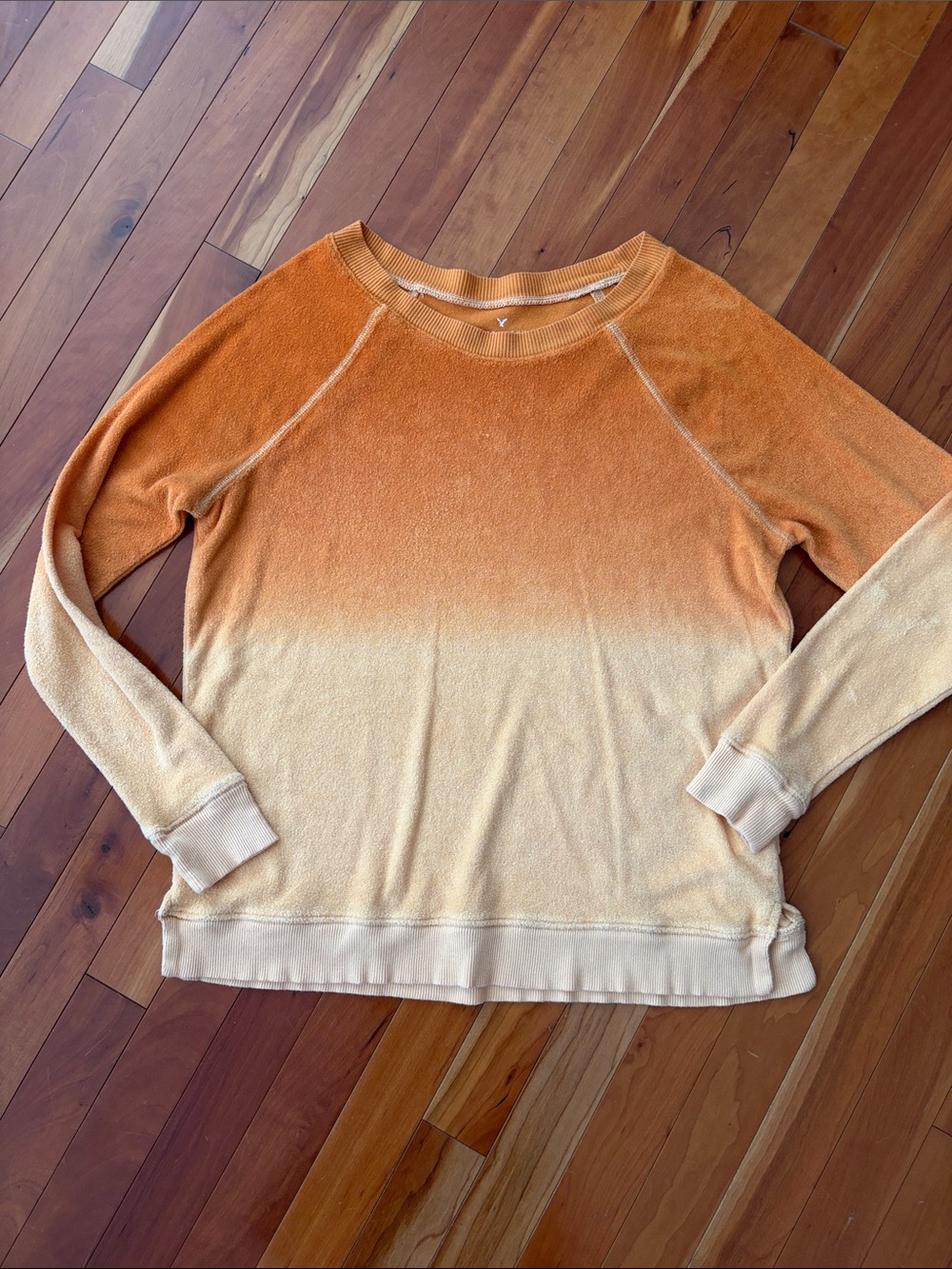 American Eagle Gradient Orange-Gold Pullover Small